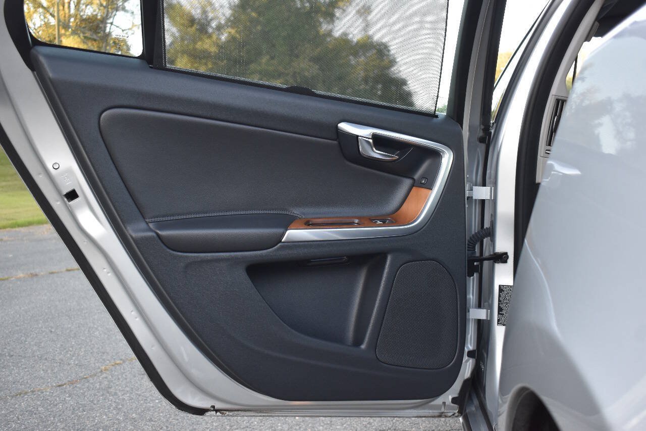 Used 2016 Volvo S60 T5 Inscription Platinum FWD image 11