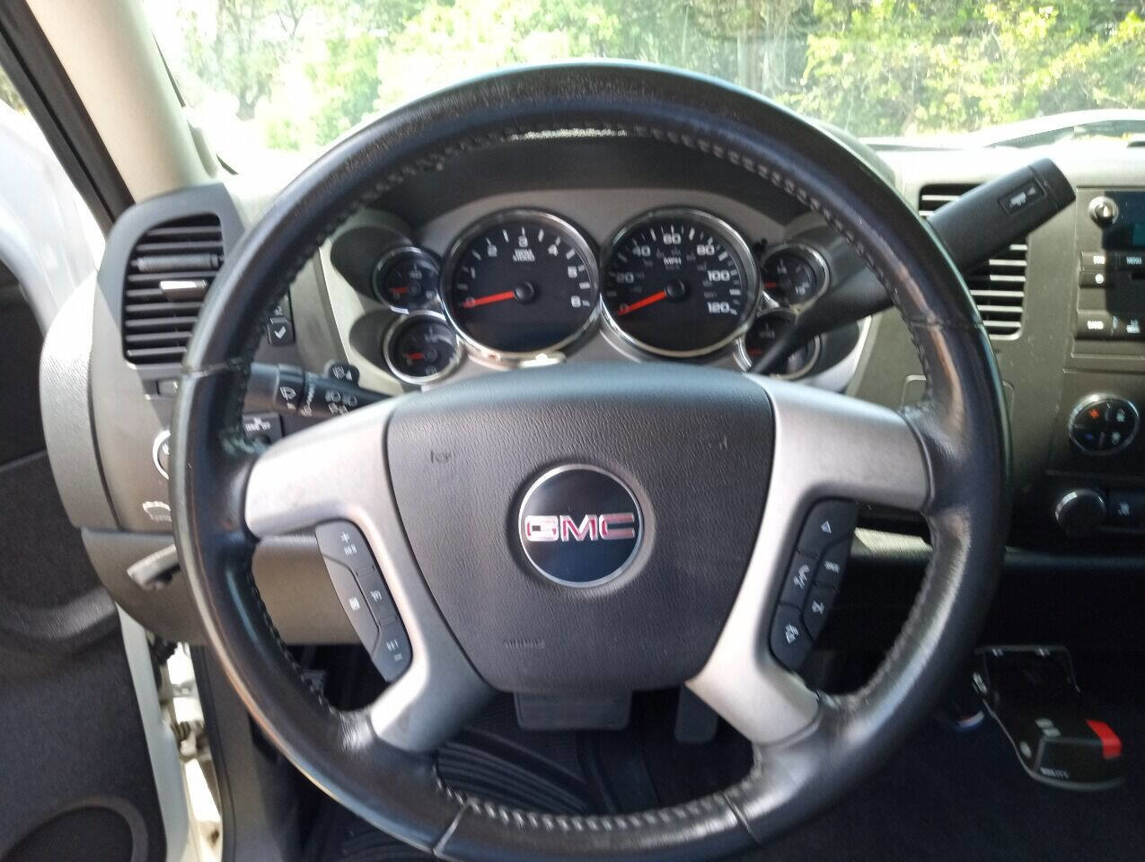 Used 2010 GMC Sierra 1500 SLE w/ Power Pack Plus AWD/4WD image 18