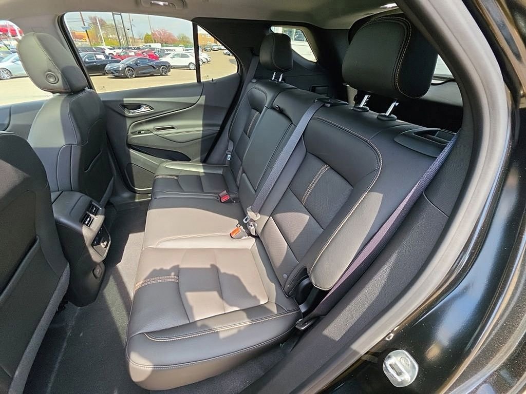 Used 2022 Chevrolet Equinox Premier AWD/4WD image 30