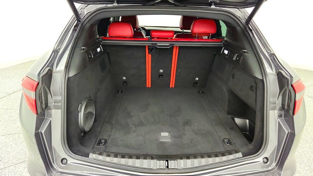 Used 2022 Alfa Romeo Stelvio Veloce AWD/4WD image 23