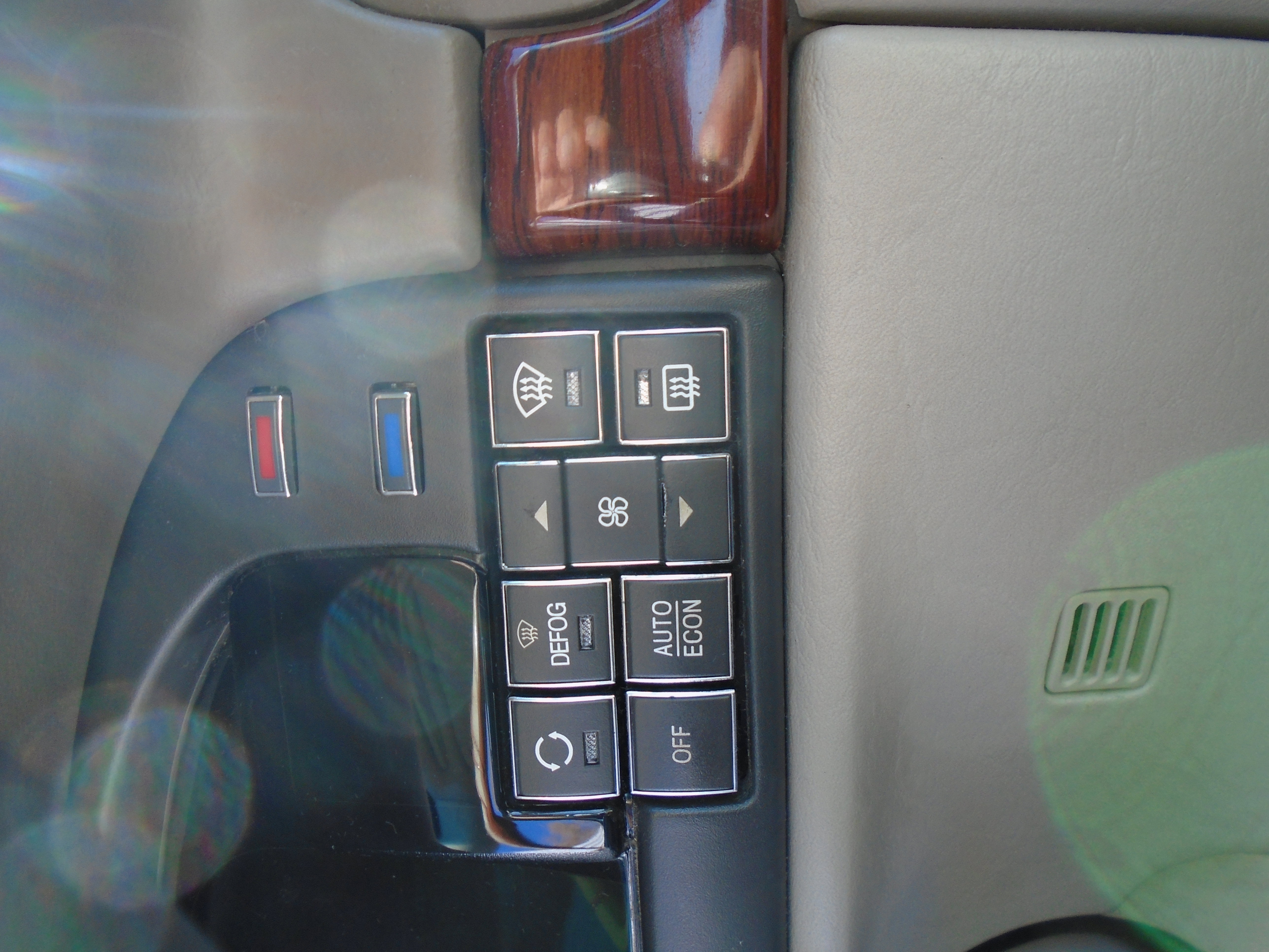 Used 1998 Cadillac De Ville FWD image 16