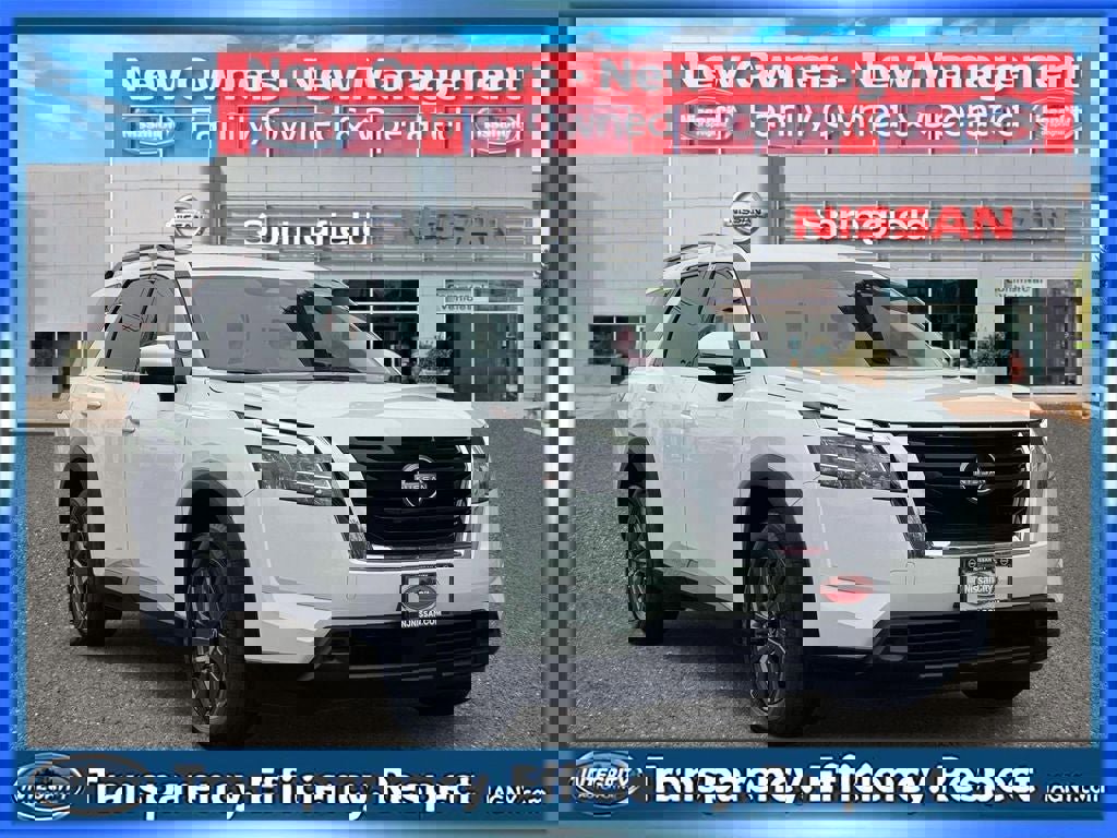 Used 2022 Nissan Pathfinder SV image 1