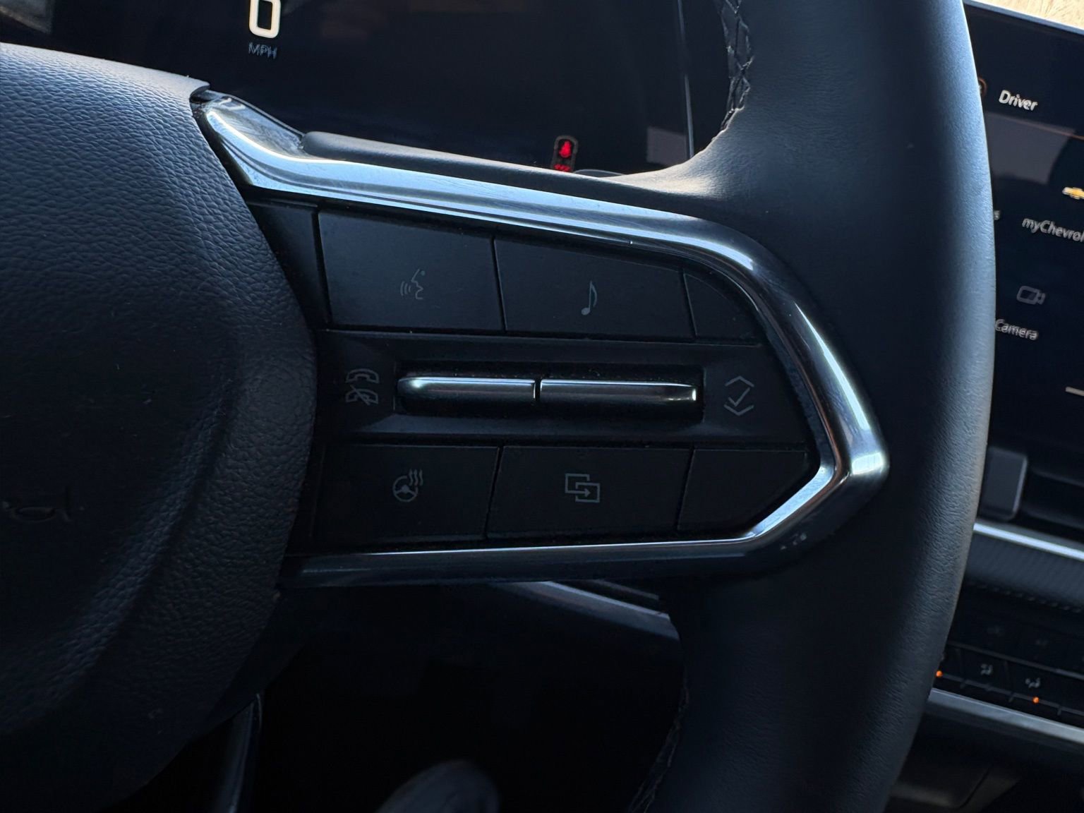 Used 2025 Chevrolet Equinox LT image 13