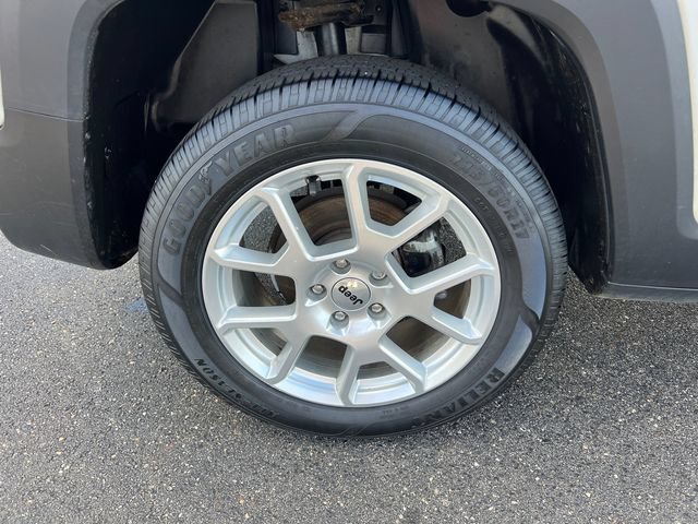 Used 2022 Jeep Renegade Latitude AWD/4WD image 10