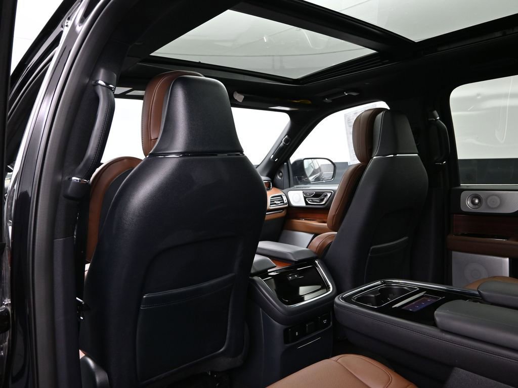 Used 2024 Lincoln Navigator L Reserve w/ Equipment Group 201A image 22