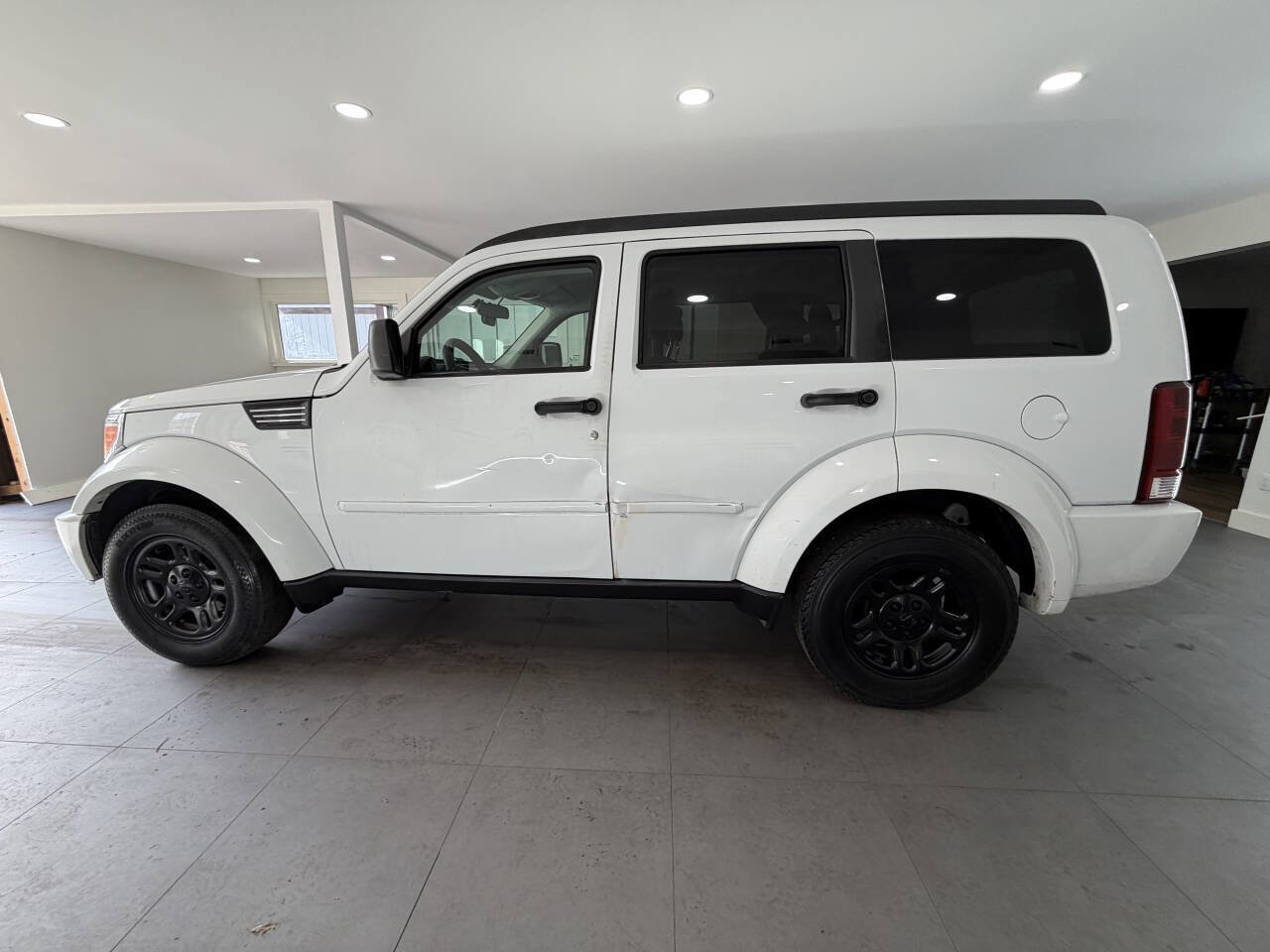 Used 2011 Dodge Nitro SE RWD image 3
