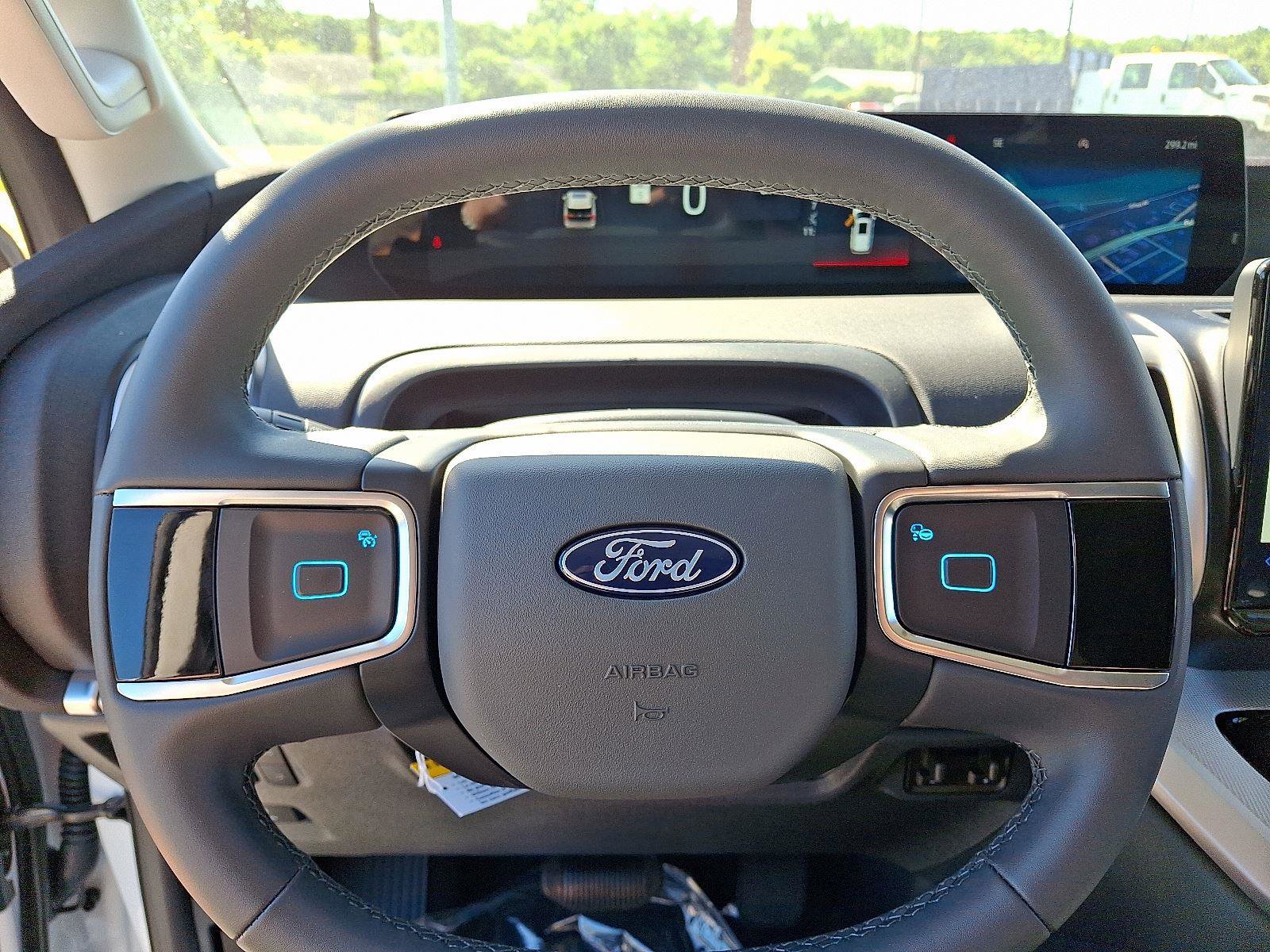 New 2025 Ford Expedition Active image 14