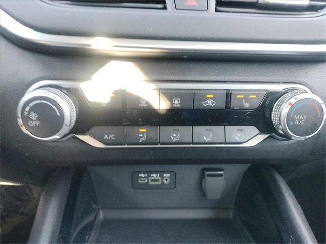 Used 2022 Nissan Altima 2.5 SV w/ SV Premium Package image 23