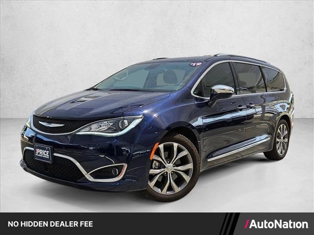 Used 2019 Chrysler Pacifica Limited w/ Tire & Wheel Group