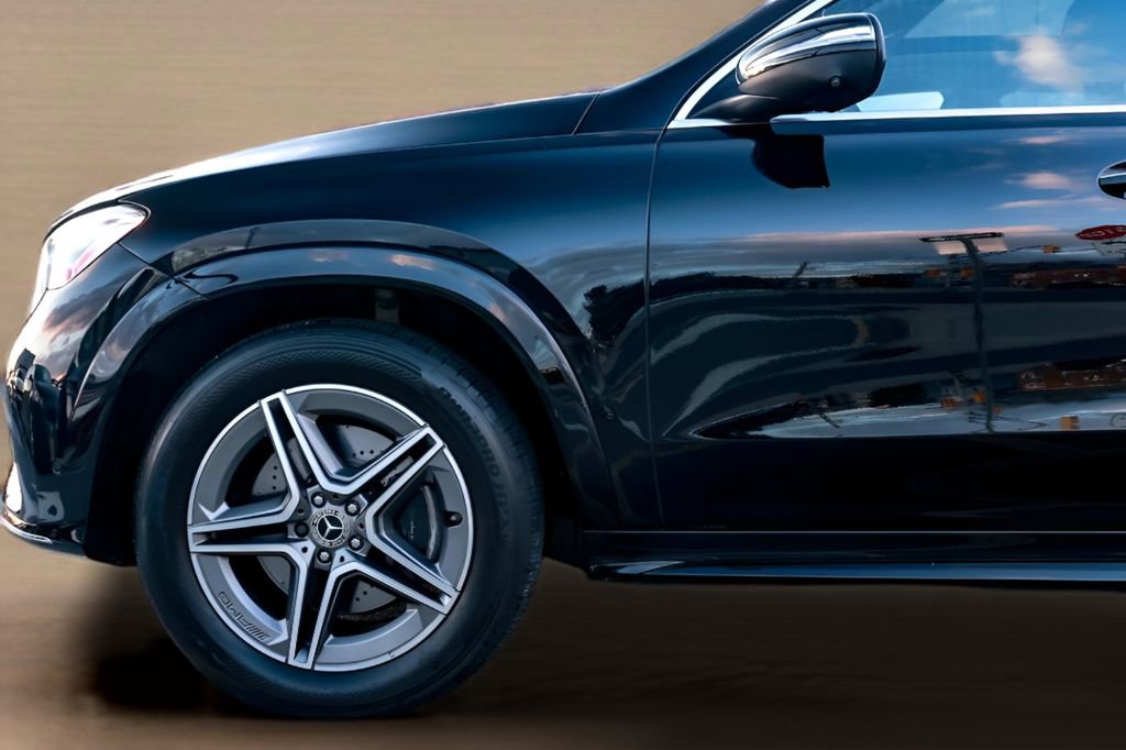 Used 2024 Mercedes-Benz GLE 450e 4MATIC w/ AMG Line Exterior image 12