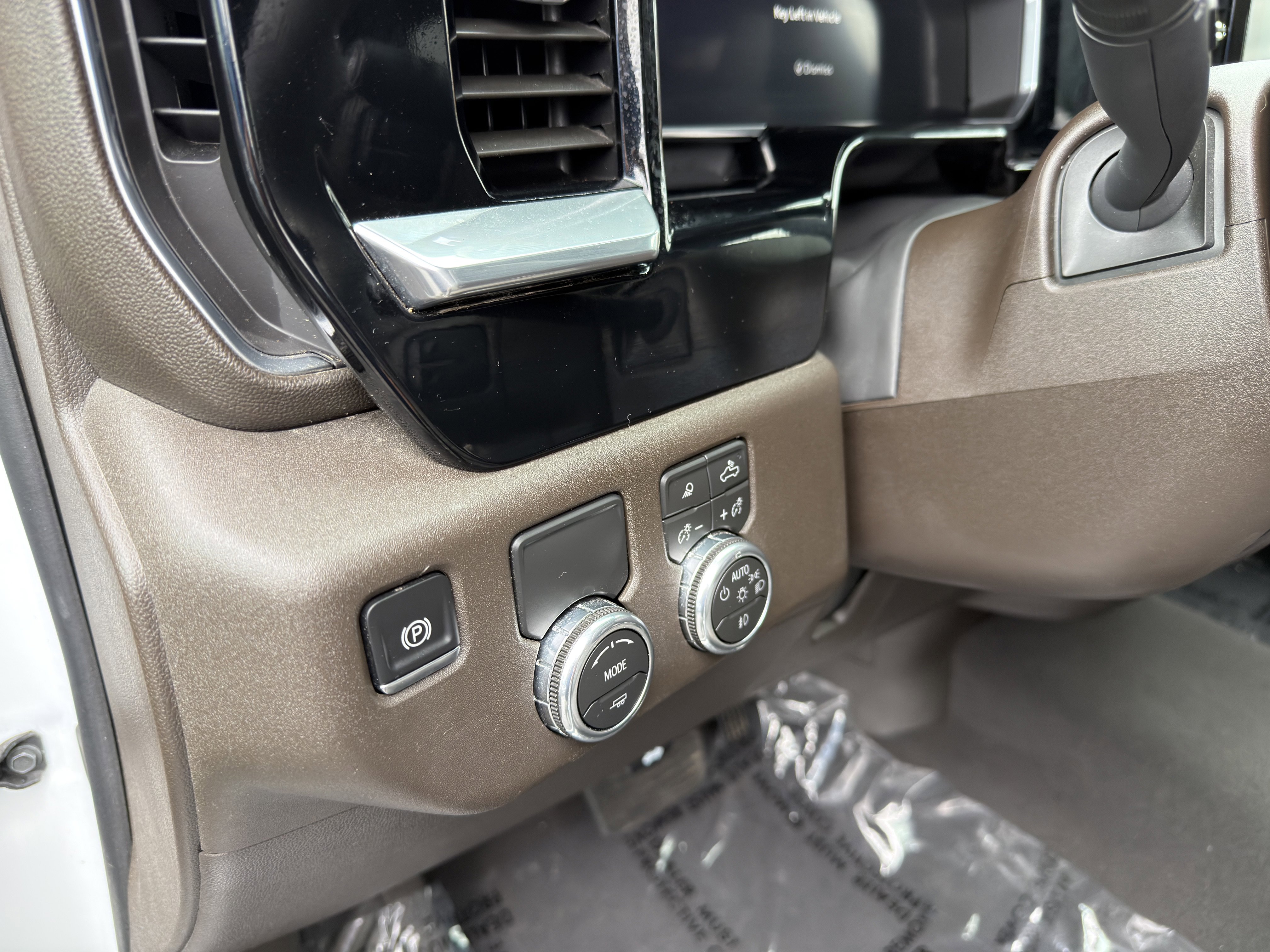 Used 2026 GMC Sierra 1500 SLT RWD image 32