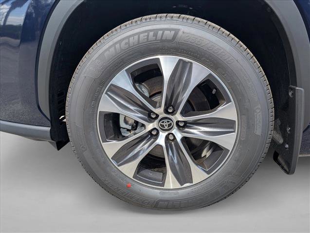 New 2026 Toyota Highlander XLE image 10