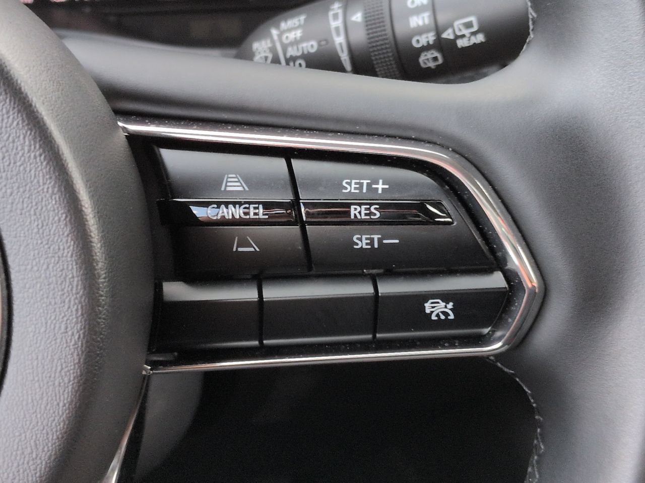 Used 2025 MAZDA CX-90 Plug-In Hybrid w/ Preferred AWD/4WD image 27