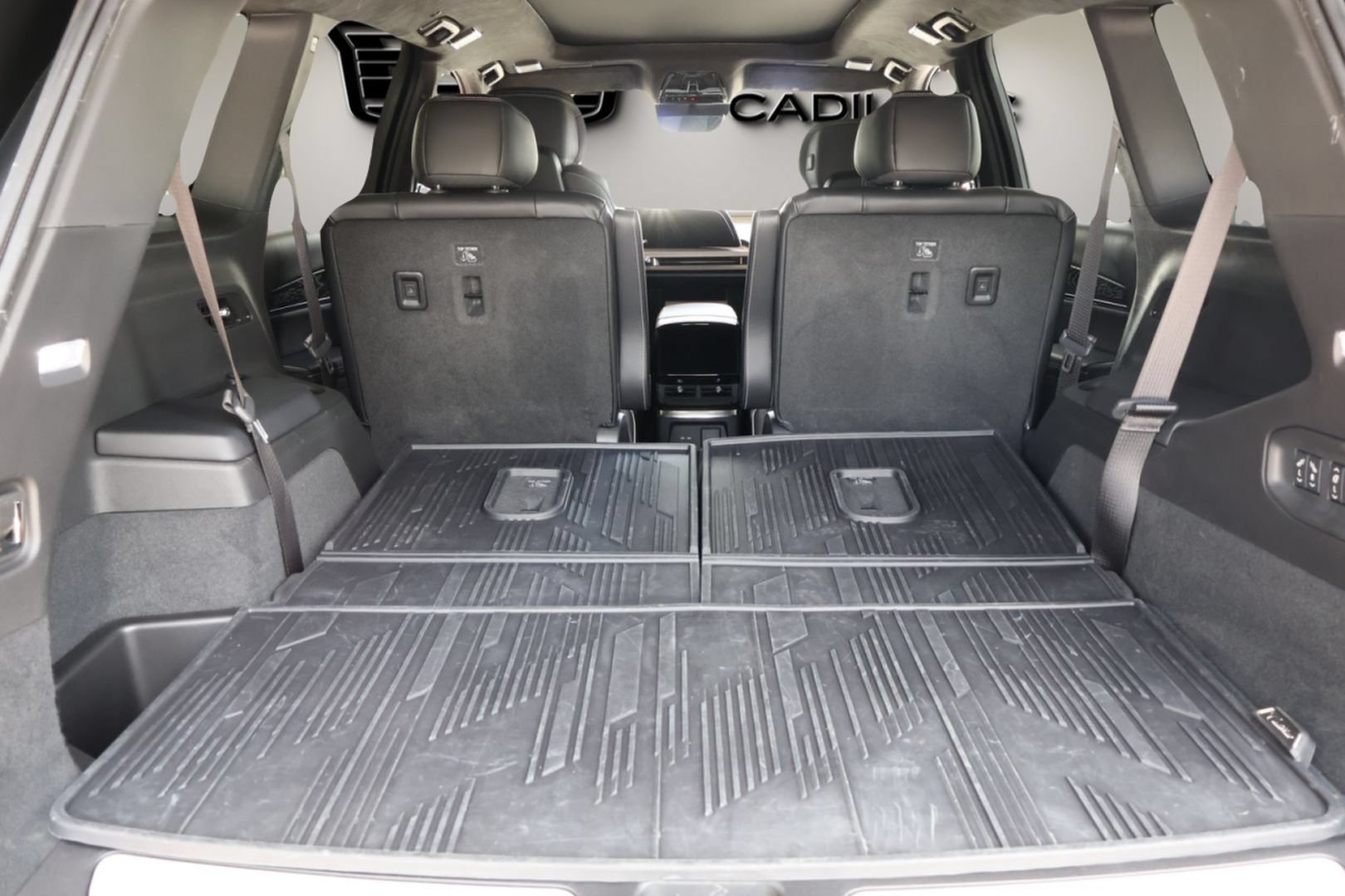 Certified 2026 Cadillac Vistiq Luxury w/ LPO, Floor Liner Package AWD/4WD image 18