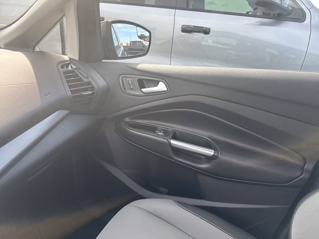 Used 2016 Ford C-MAX SE FWD image 14