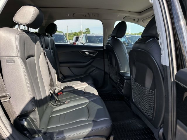 Used 2023 Audi Q7 2.0T Premium w/ Convenience Package AWD/4WD image 13