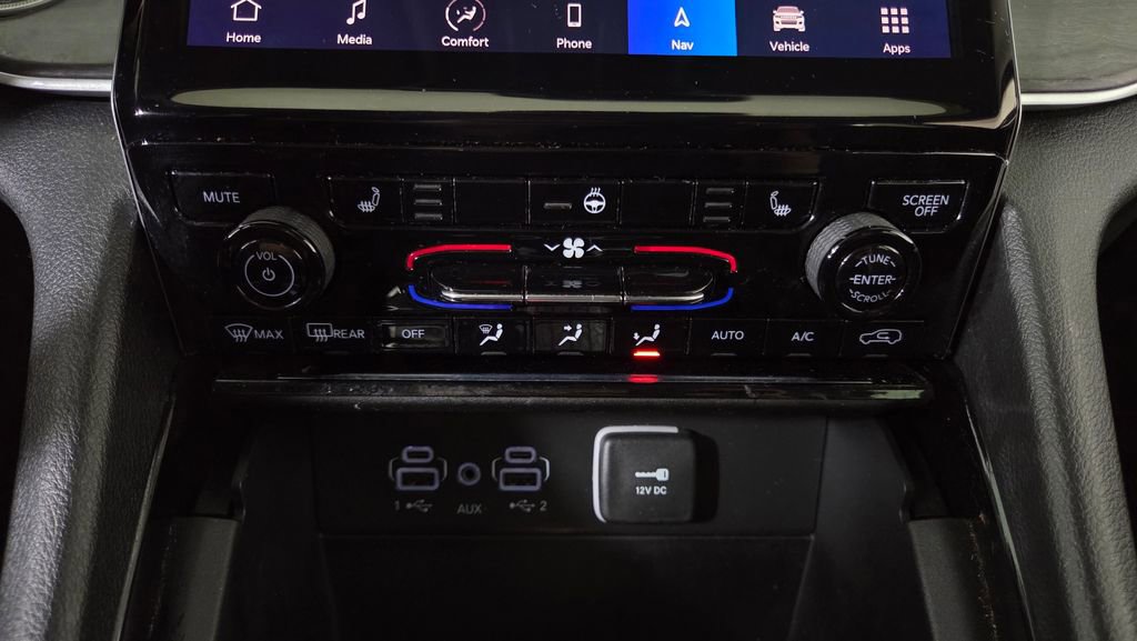 Used 2023 Jeep Grand Cherokee Limited image 26