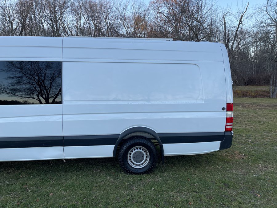 Used 2011 Freightliner Sprinter 2500 RWD image 19