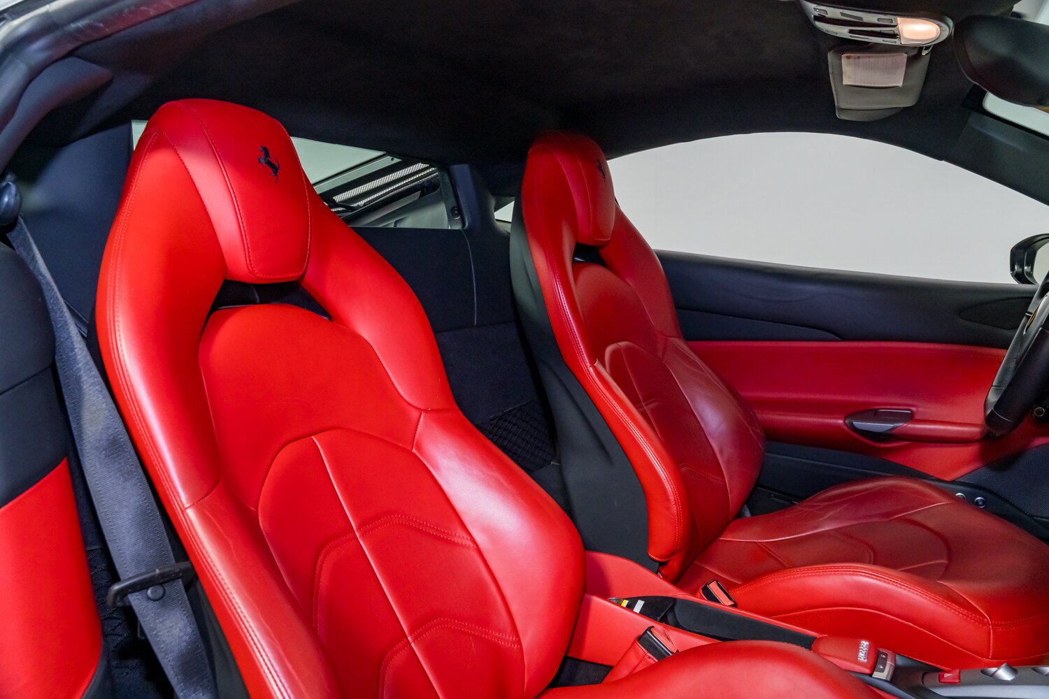 Used 2017 Ferrari 488 GTB RWD image 30