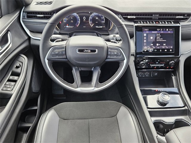 New 2025 Jeep Grand Cherokee L Altitude image 5