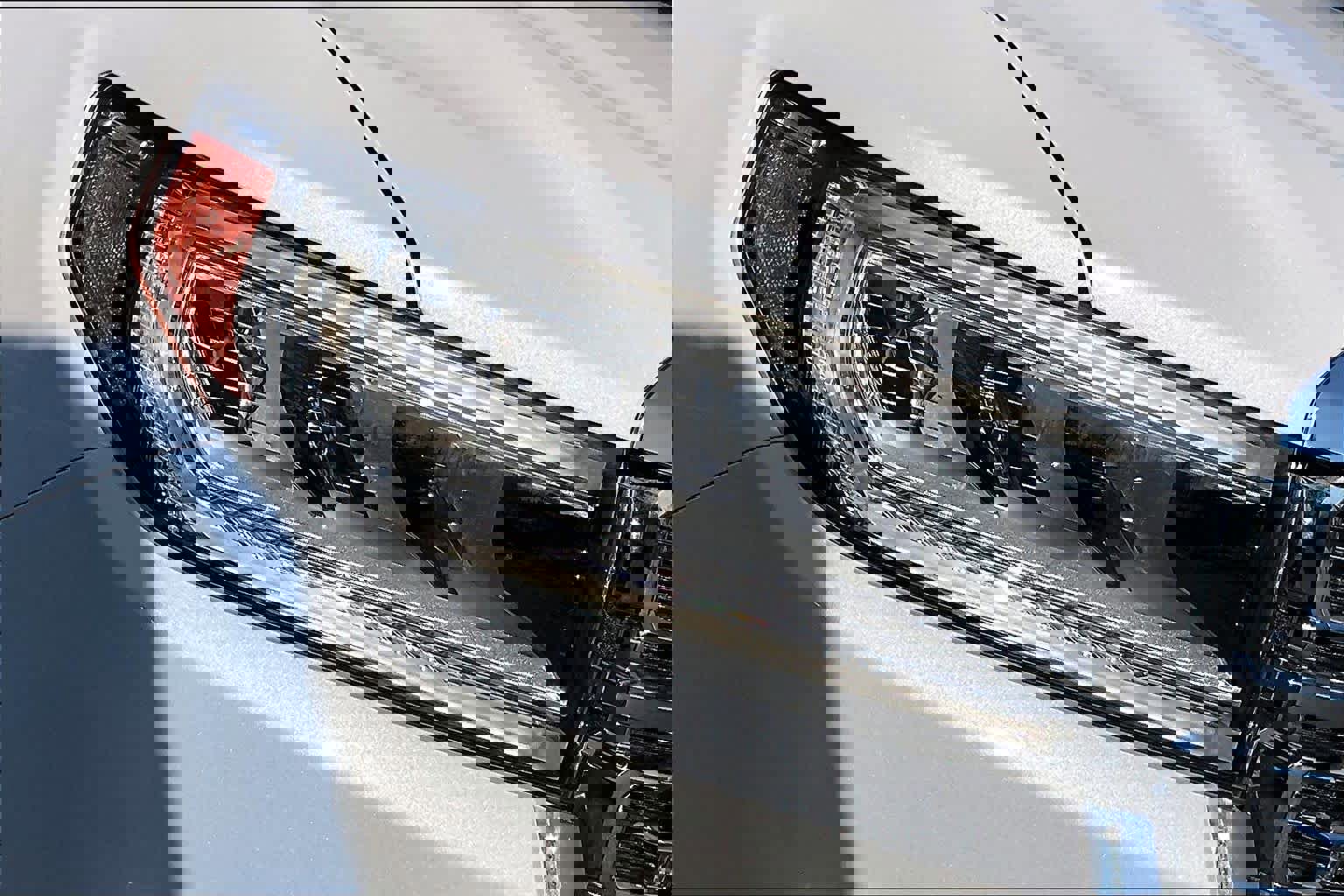 Used 2022 GMC Acadia Denali w/ Denali Ultimate Package image 31