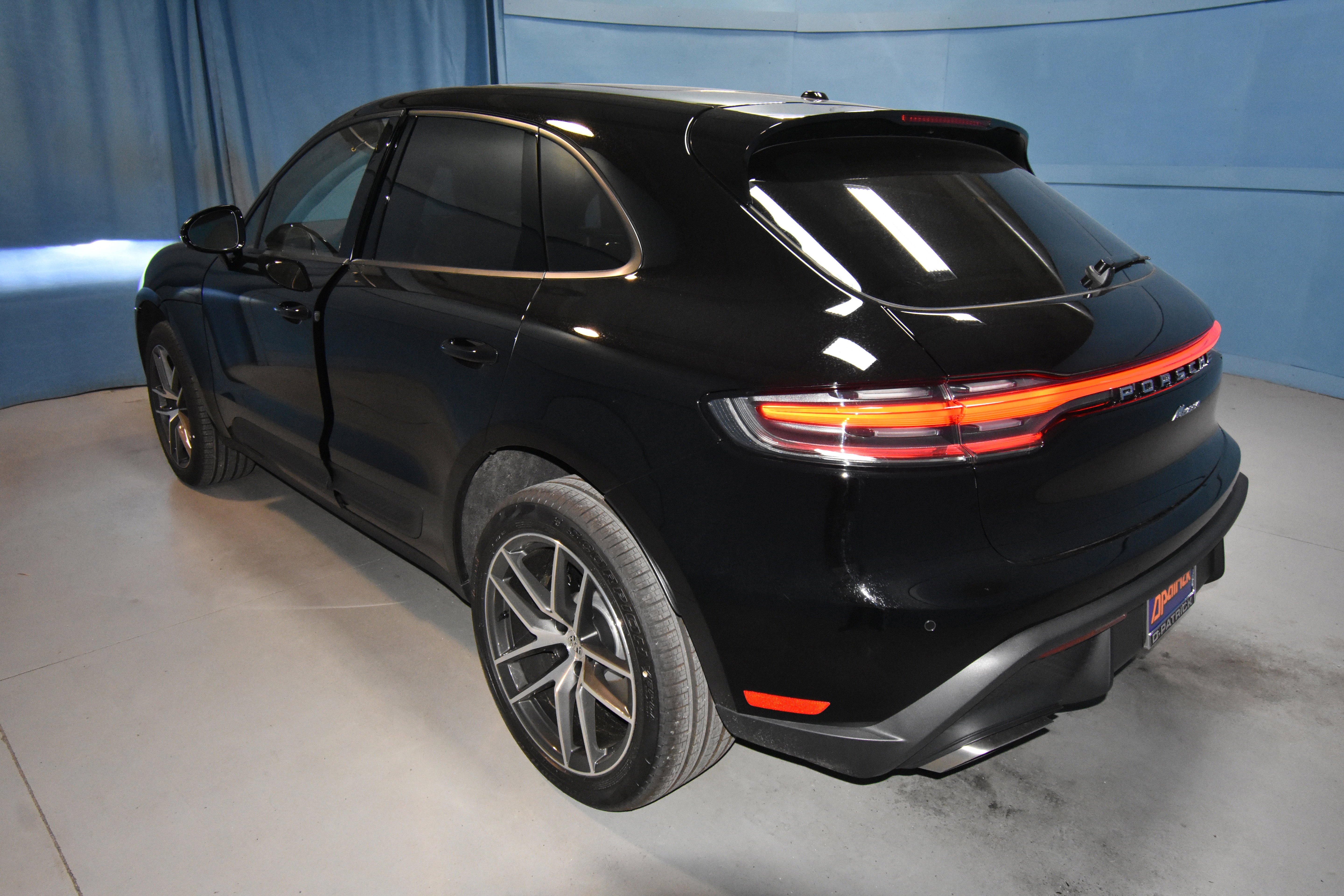 New 2026 Porsche Macan image 3
