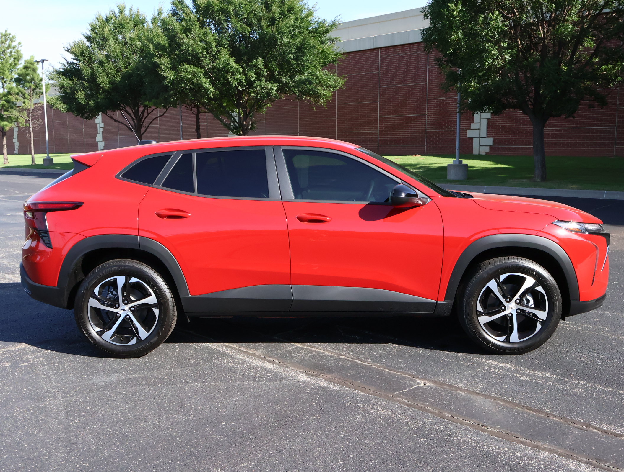 New 2026 Chevrolet Trax RS w/ Driver Confidence Package FWD image 25