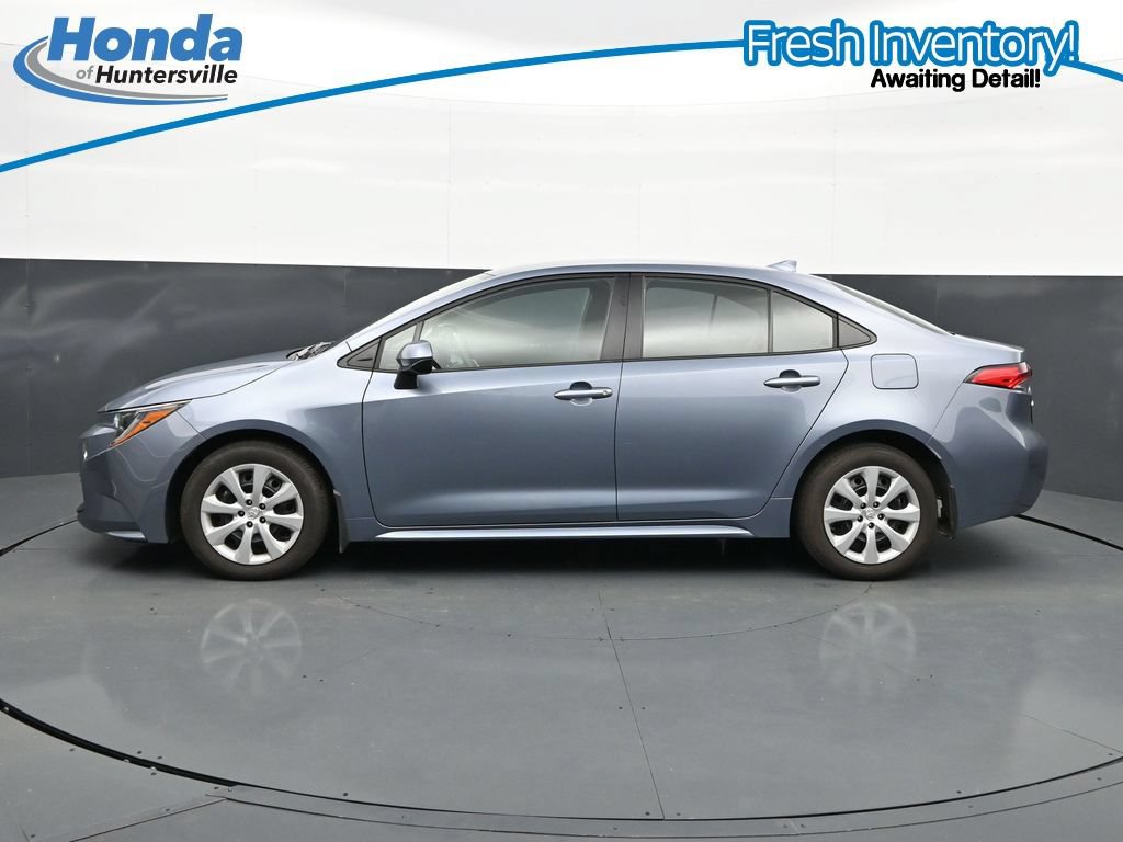Used 2025 Toyota Corolla LE FWD image 6