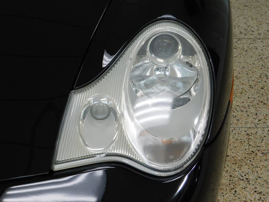 Used 2004 Porsche 911 Carrera RWD image 27