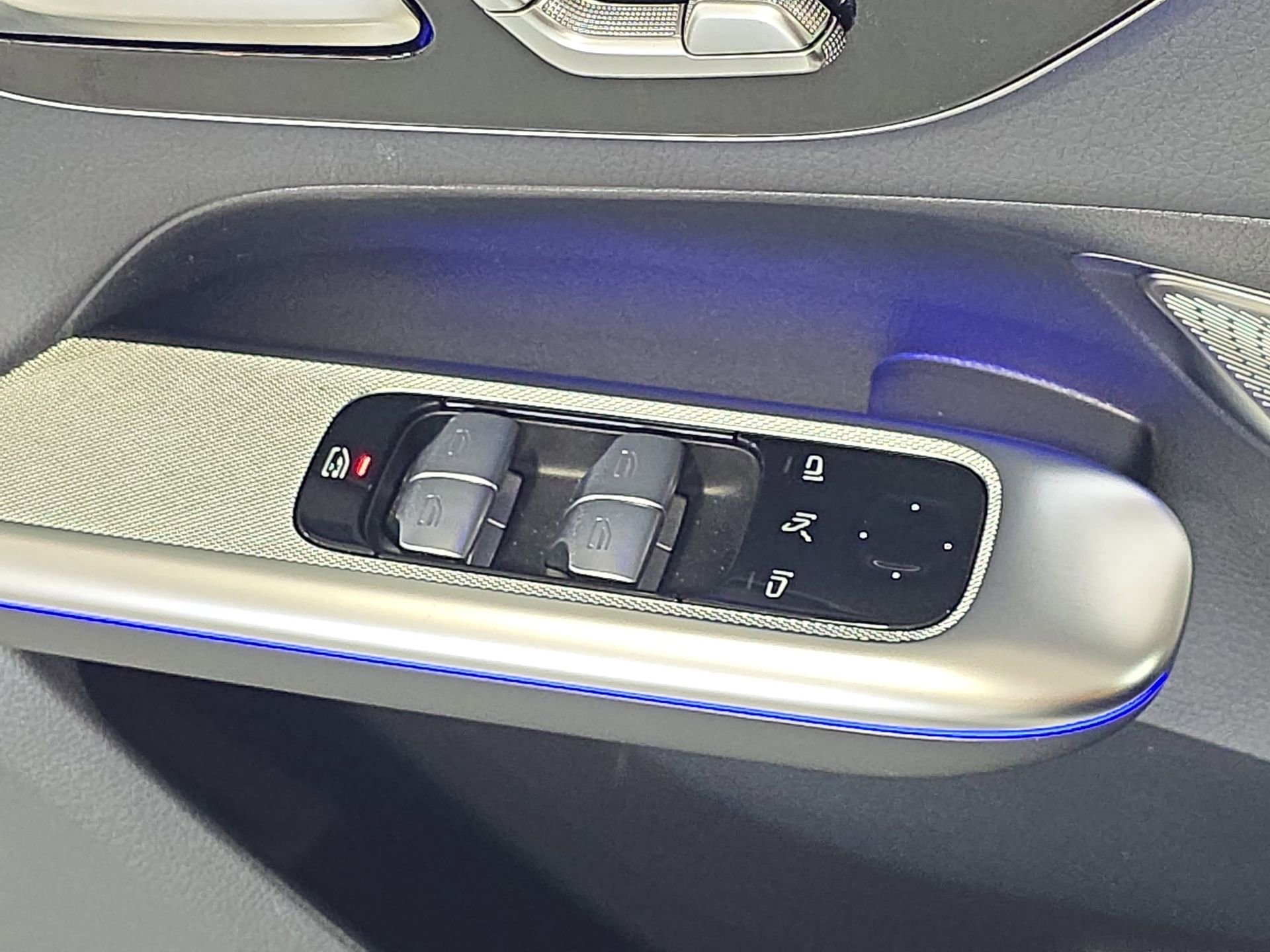 Certified 2025 Mercedes-Benz GLC 300 4MATIC image 27