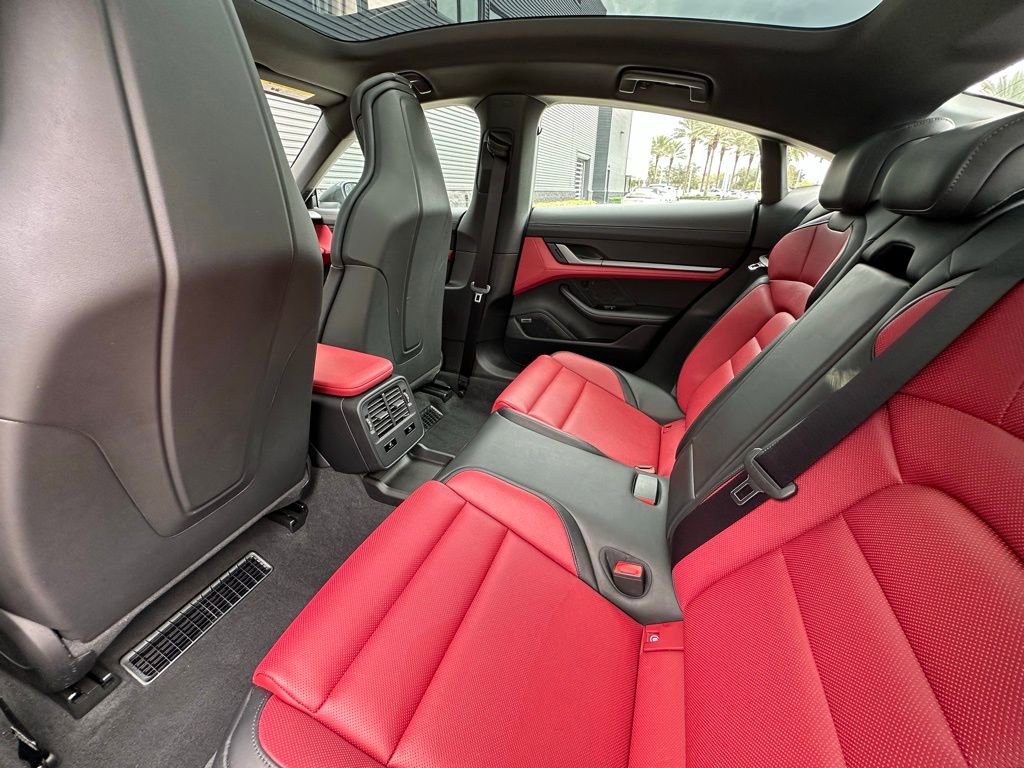 Used 2025 Porsche Taycan image 35
