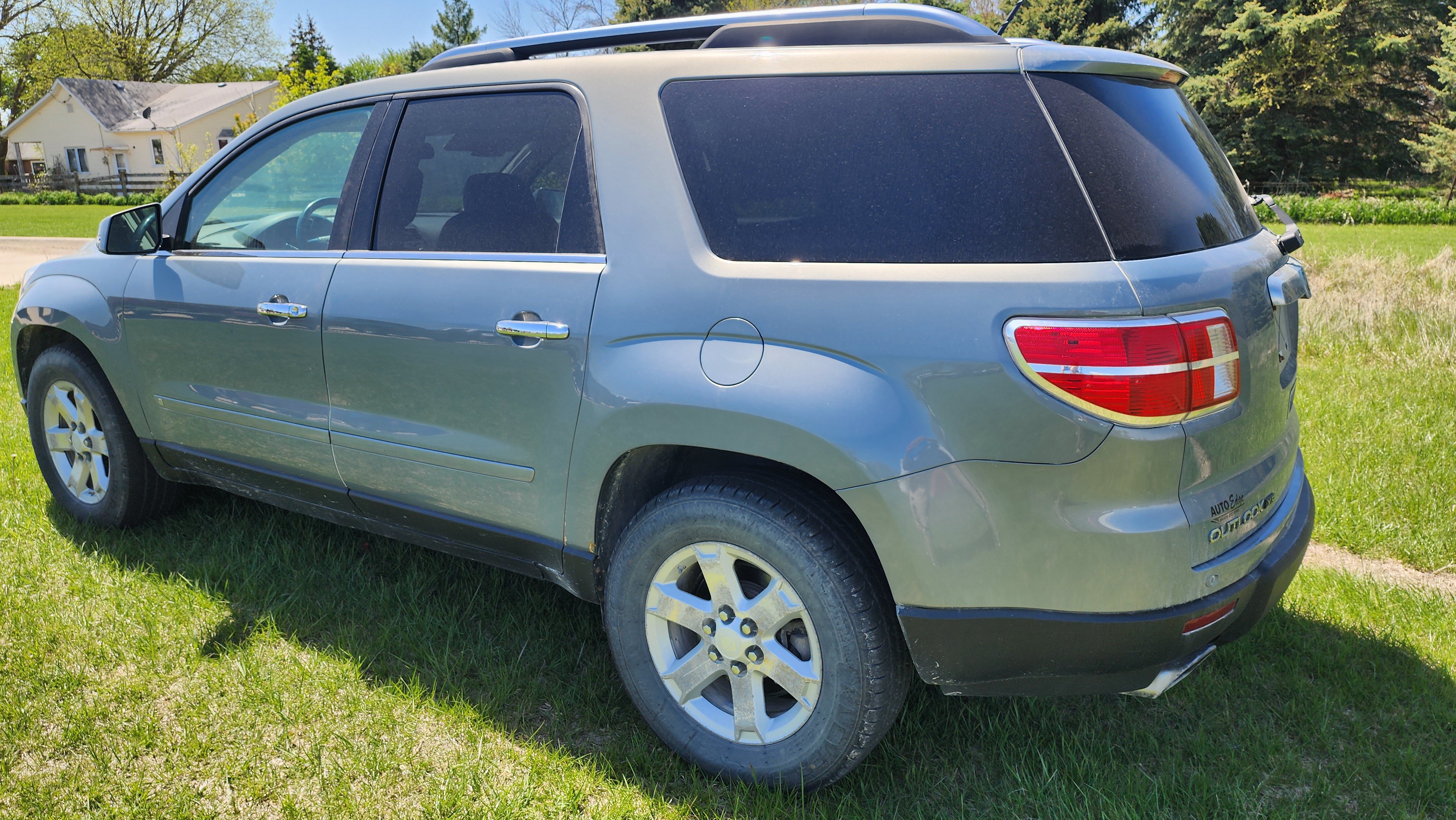 Used 2008 Saturn Outlook XR w/ Premium Trim Package AWD/4WD image 6