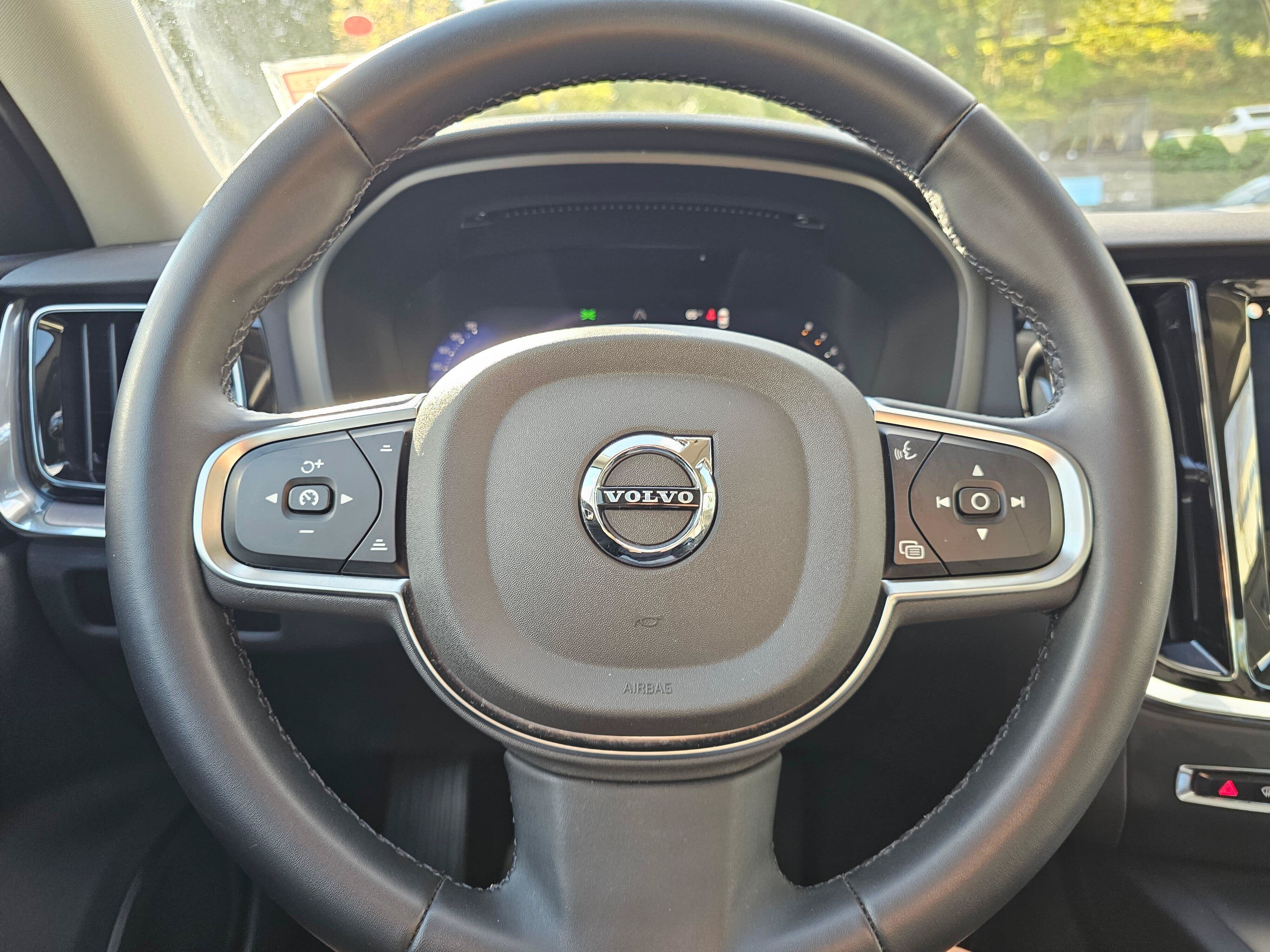 Used 2025 Volvo S60 B5 Core AWD/4WD image 26