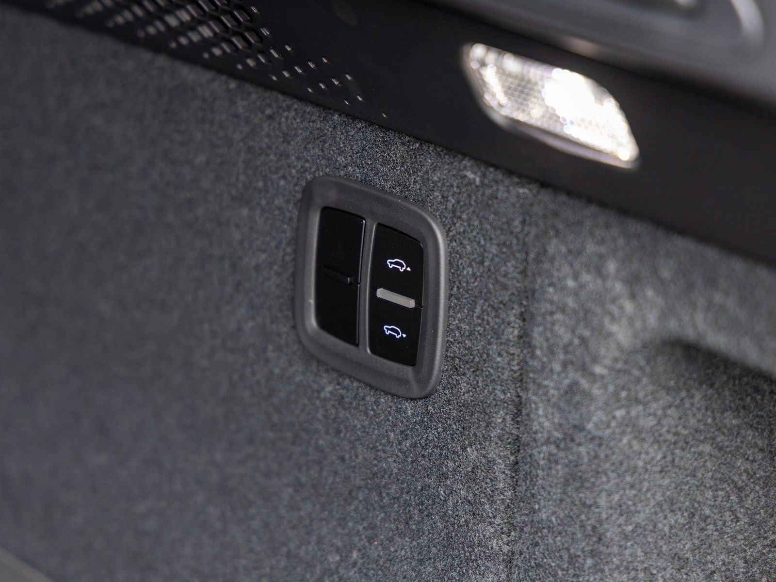 New 2025 Porsche Macan Electric image 45