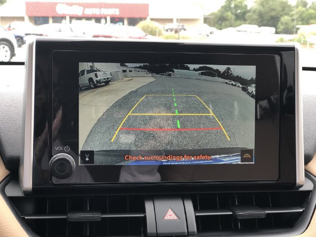 Used 2025 Toyota RAV4 LE FWD image 17