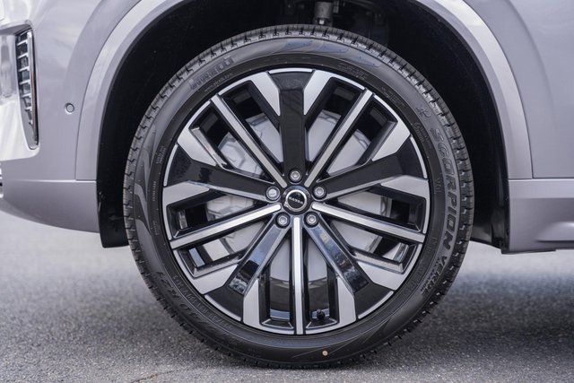 New 2026 Volvo XC90 B6 Plus w/ Protection Package Premier image 17