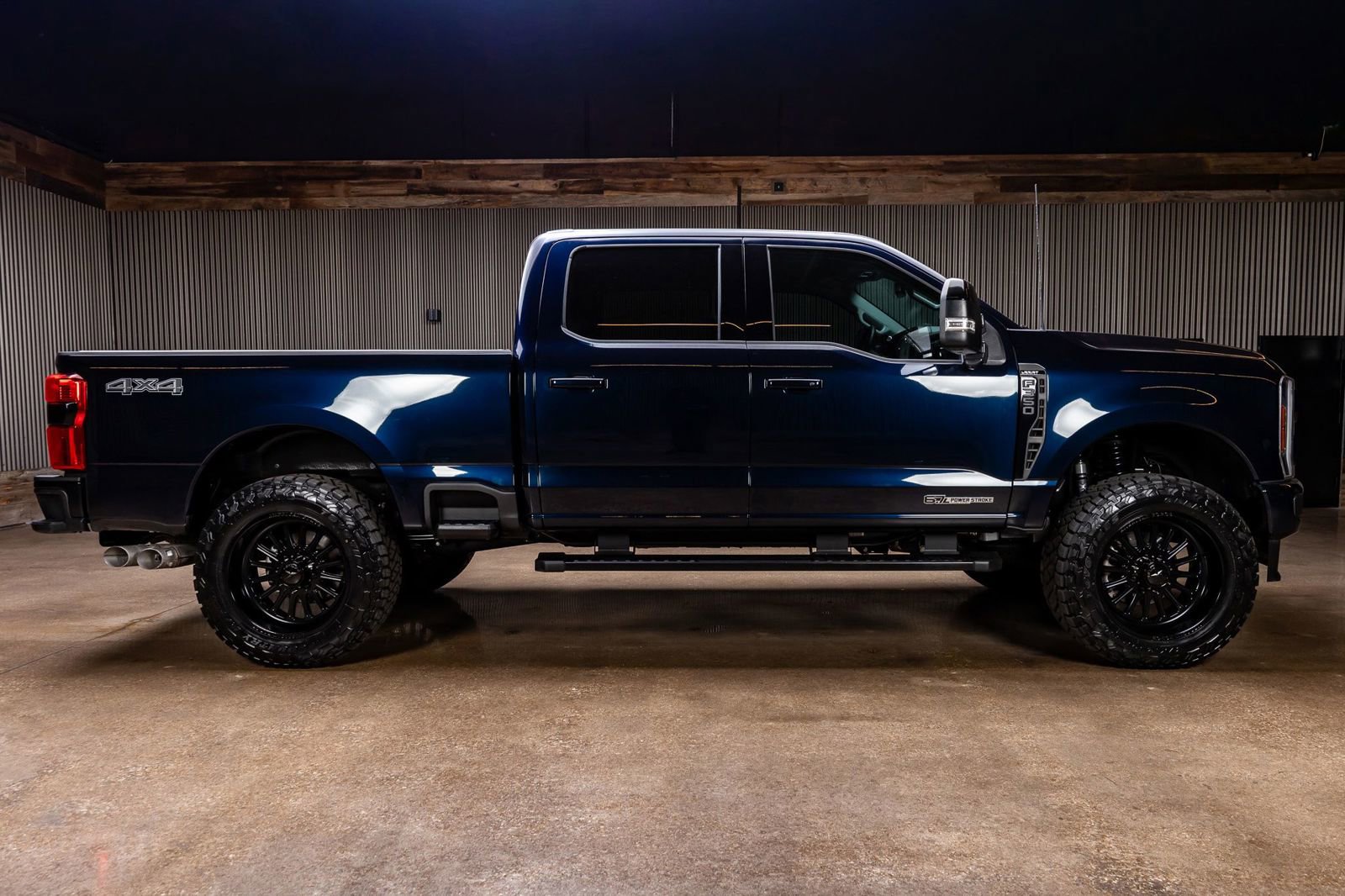 Used 2025 Ford F350 Lariat w/ Black Appearance Package image 11