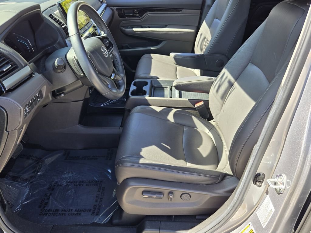 Used 2024 Honda Odyssey Touring image 8