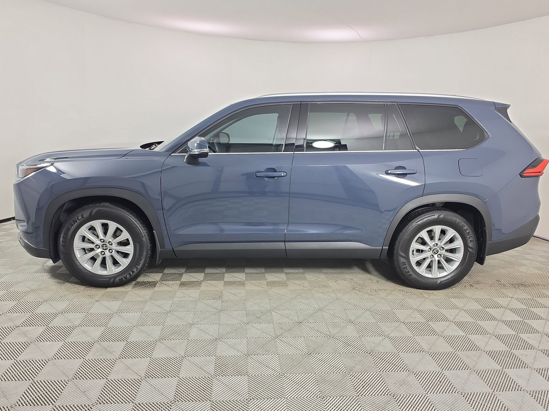 Used 2024 Toyota Grand Highlander FWD image 4