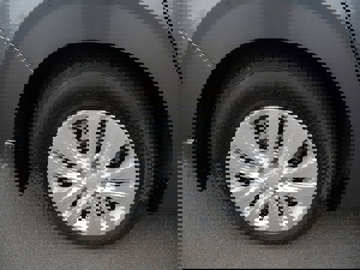 Used 2020 Nissan Sentra S image 34