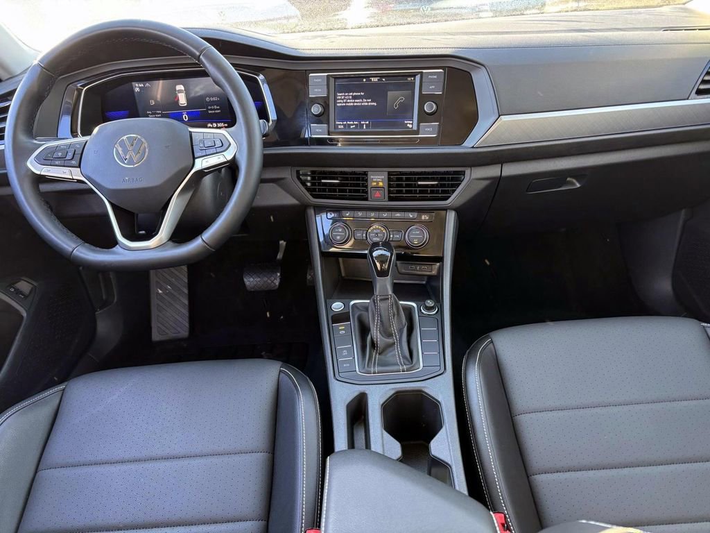 Used 2022 Volkswagen Jetta SE image 28