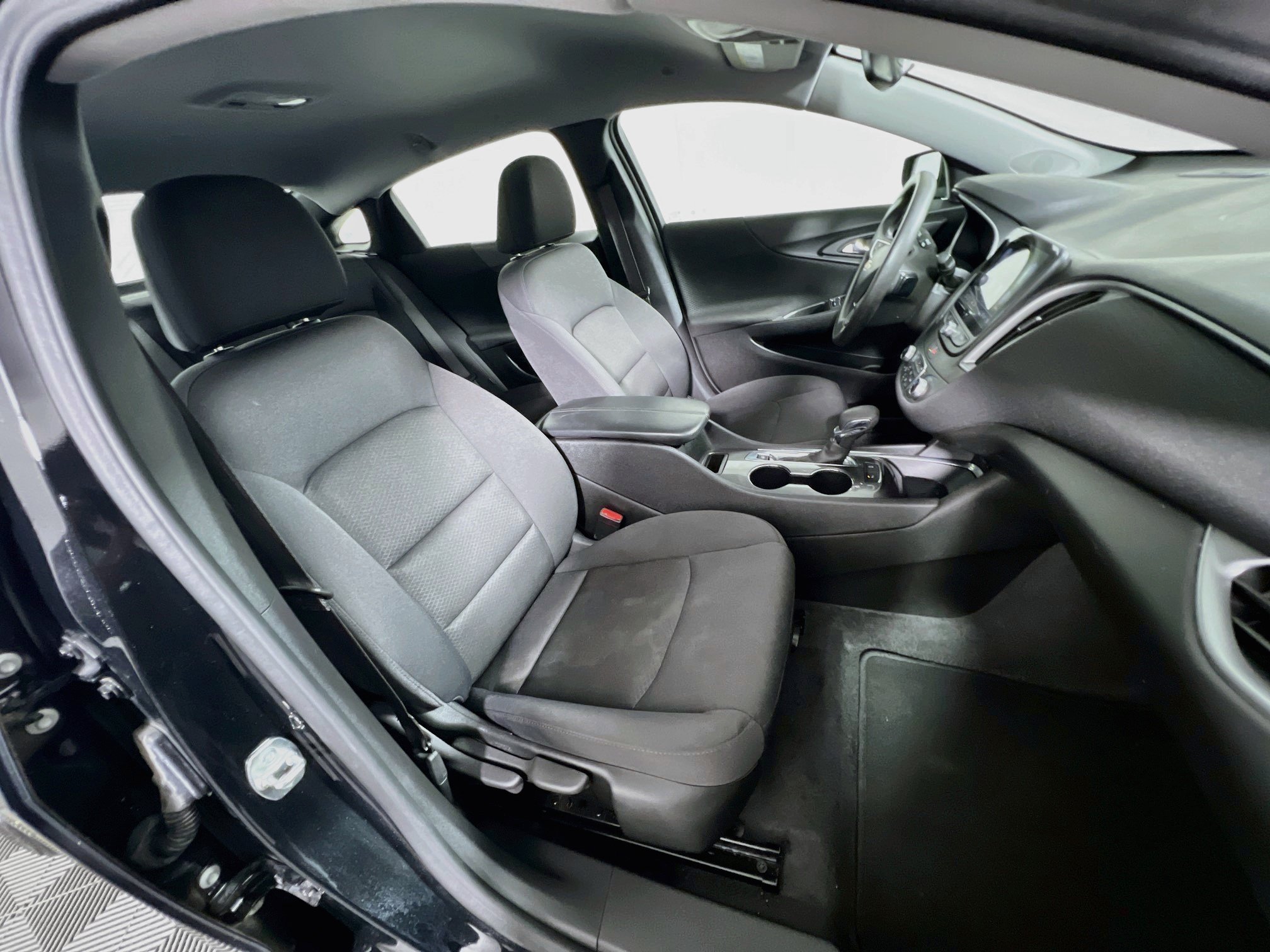Used 2025 Chevrolet Malibu LT FWD image 31