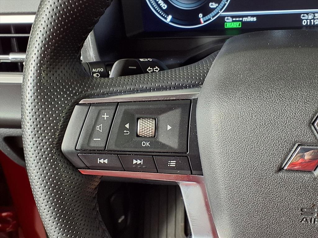 Used 2024 Mitsubishi Outlander SE image 29