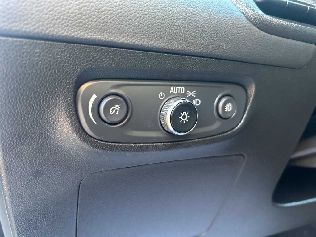 Used 2022 Buick Encore GX Essence w/ Advanced Technology Package AWD/4WD image 21