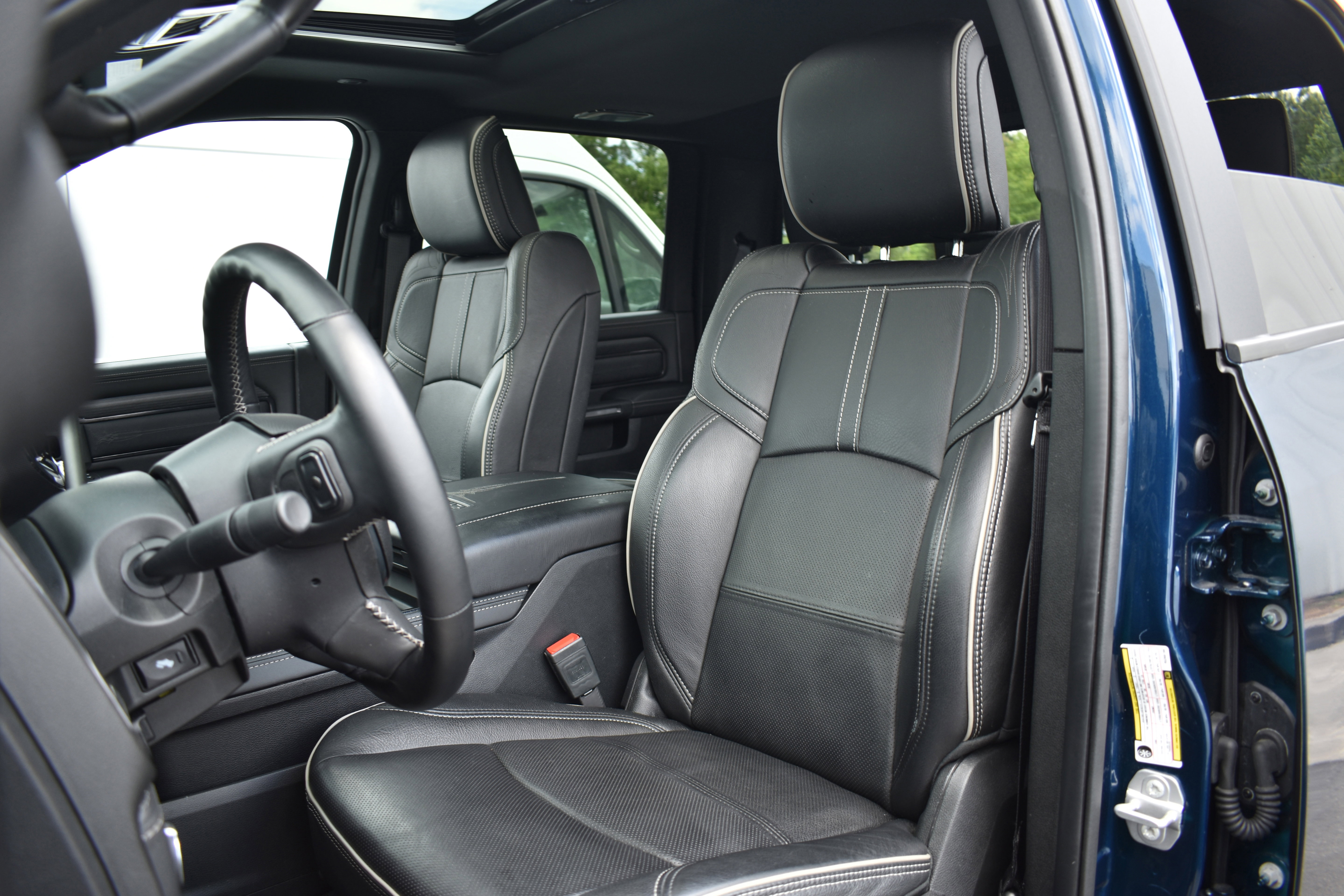 Used 2024 RAM 2500 Limited AWD/4WD image 26