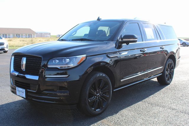 Used 2024 Lincoln Navigator L Reserve image 14