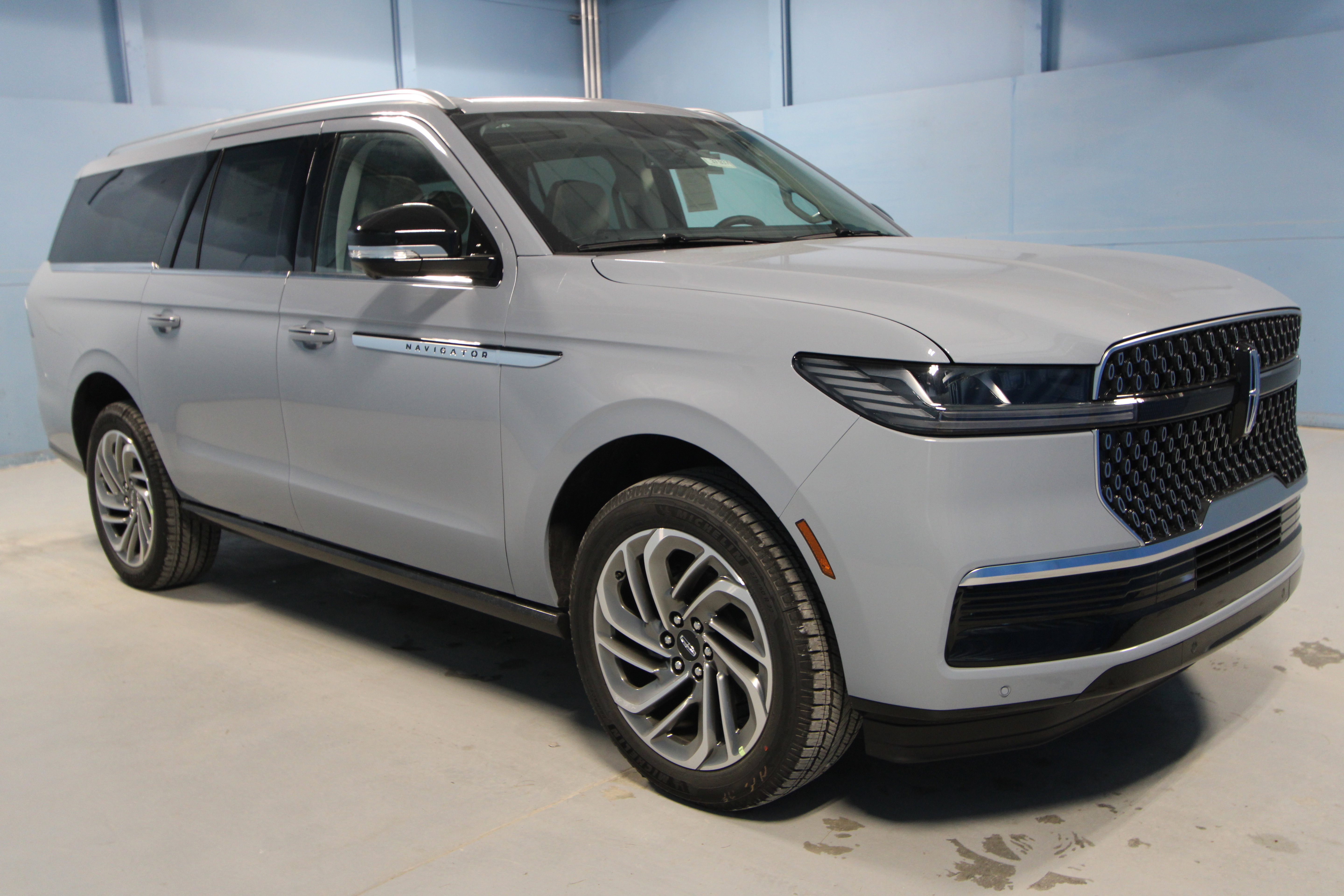 New 2026 Lincoln Navigator L Reserve AWD/4WD image 1