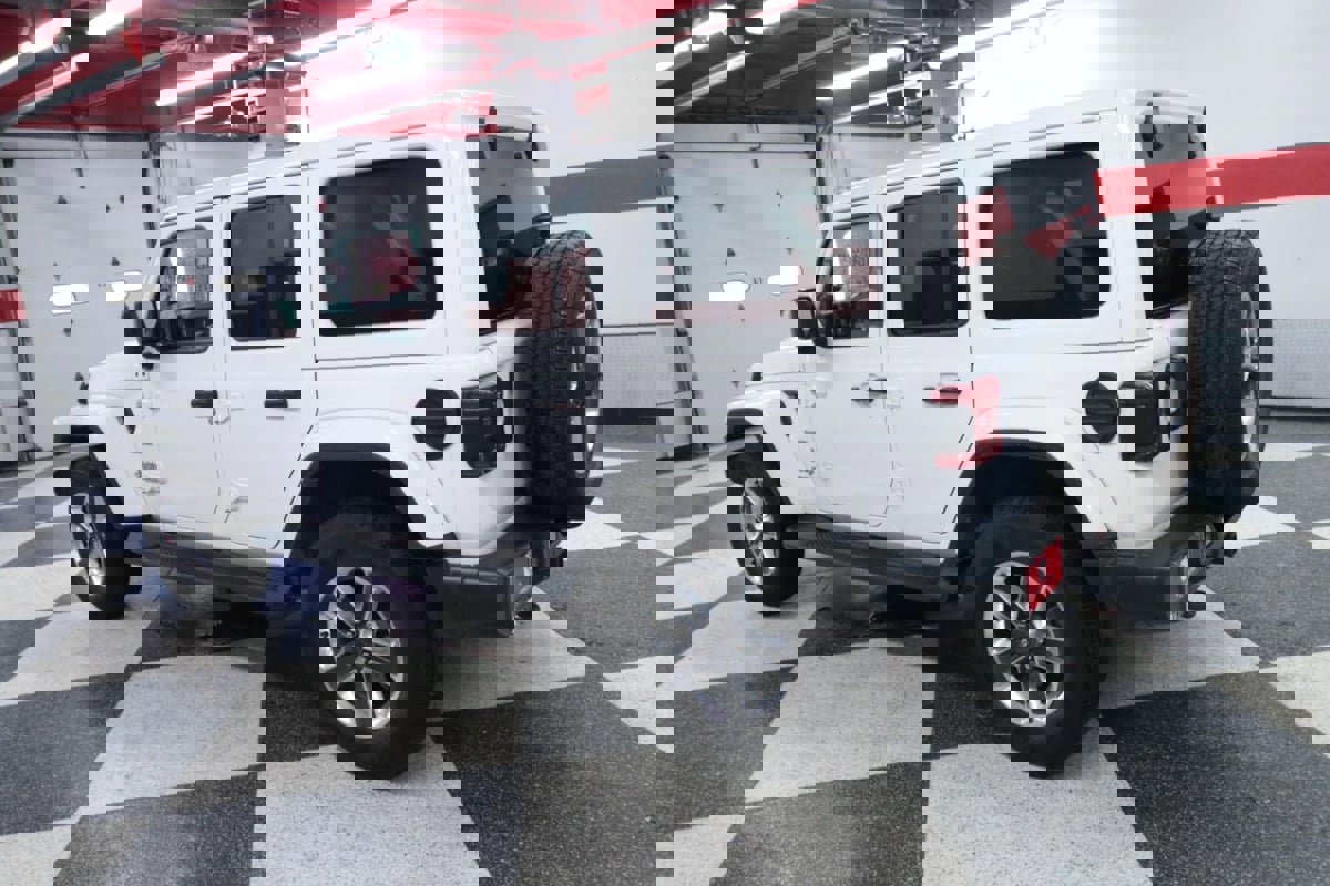 Used 2021 Jeep Wrangler Unlimited Sahara image 6