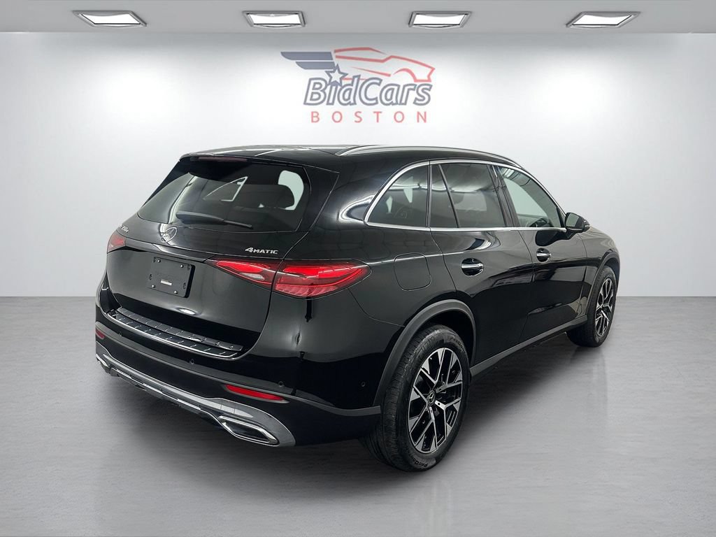 Used 2025 Mercedes-Benz GLC 350e 4MATIC image 4