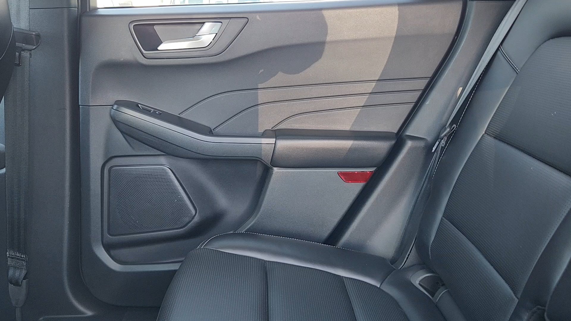 Certified 2025 Ford Escape Platinum AWD/4WD image 16